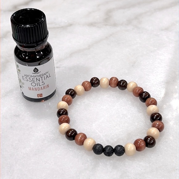 Essential Oil MANDARIN and Lava Bead Diffuser Bracelet - Picture 1 of 4